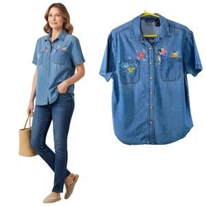 Solutions Casualwear Chambray Button up Shirt Women's M Blue Embroidered Fishing